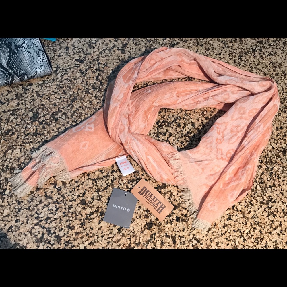 Suri Scarf